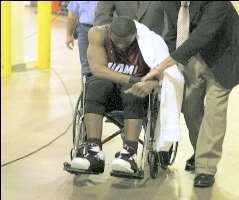 When he was trying to grab the ball from Shane Battier of Houston Rockets, his shoulder dislocated on February 21, 2007.